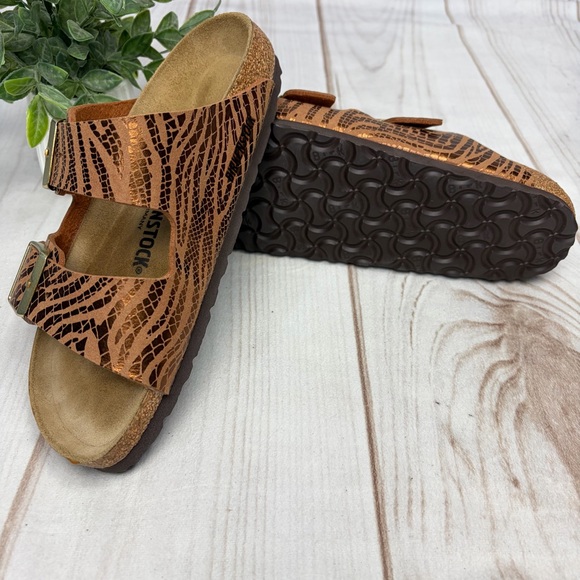 Birkenstock Arizona Double Strap Leather Sandals Metallic Copper Suede Sz EU 39 - Picture 13 of 14